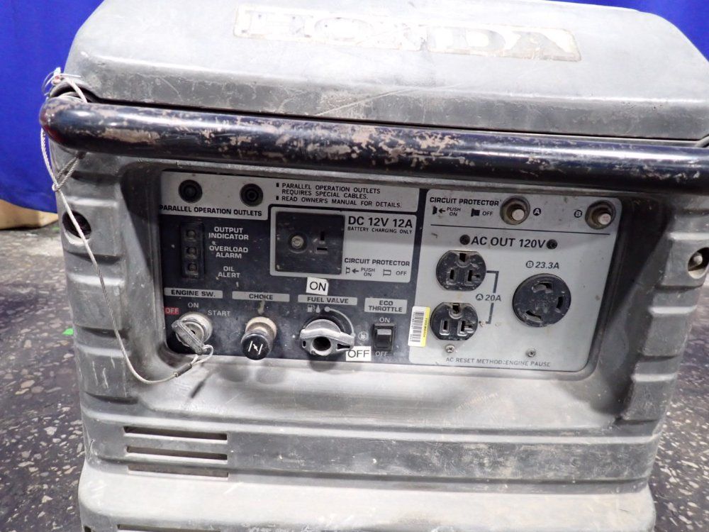Honda 3000 W Generator - Eu3000is