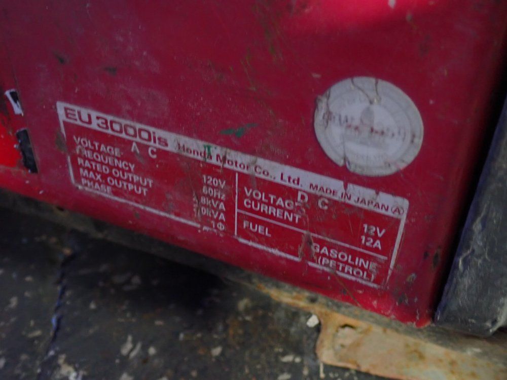 Honda 3000 W Generator - Eu3000is