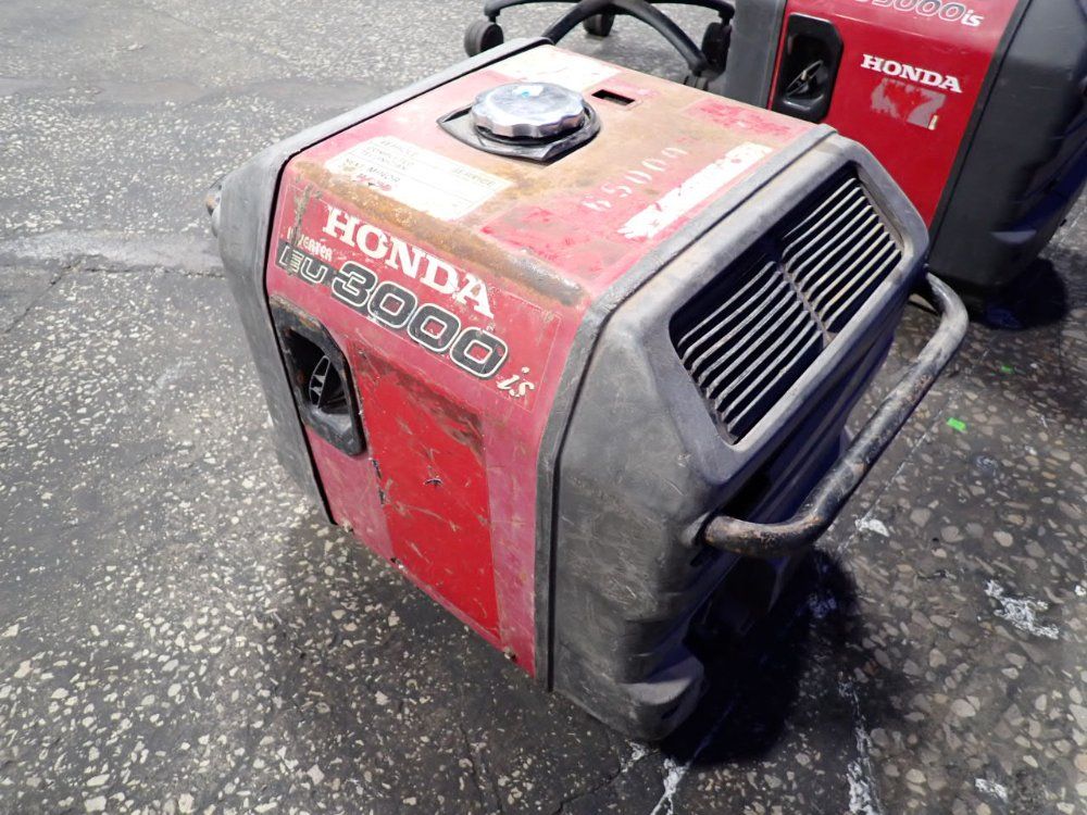 Honda 3000 W Generator - Eu3000is