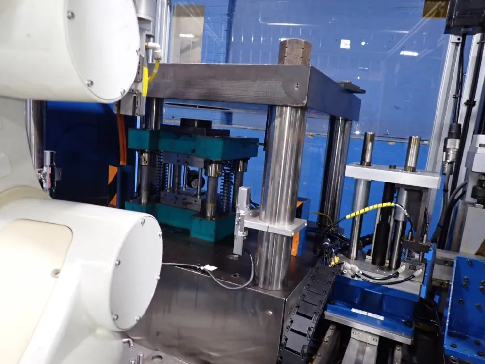 Denso Wave Incorporated Robotic Workcell - Vs-6556e/gm