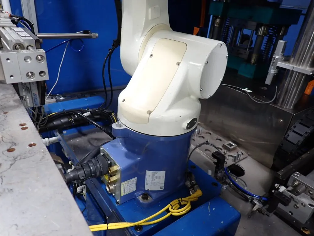 Denso Wave Incorporated Robotic Workcell - Vs-6556e/gm