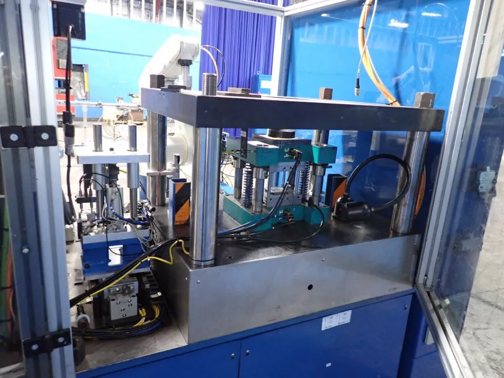 Denso Wave Incorporated Robotic Workcell - Vs-6556e/gm