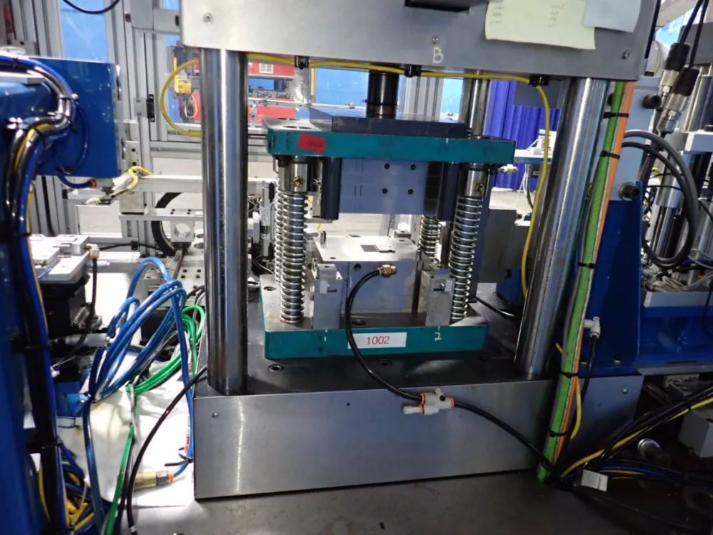 Denso Wave Incorporated Robotic Workcell - Vs-6556e/gm