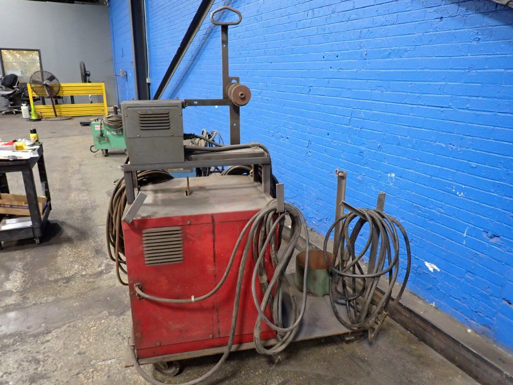 Lincoln Arc Welder - Idealarc R35-325