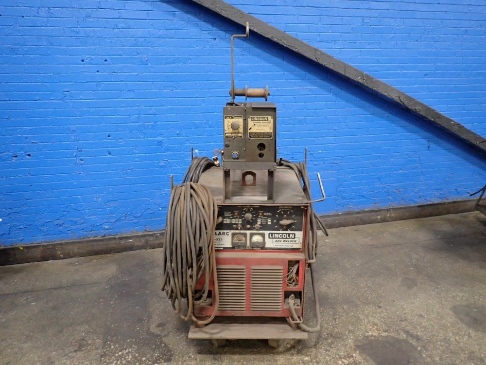 Lincoln Arc Welder - Idealarc R35-325
