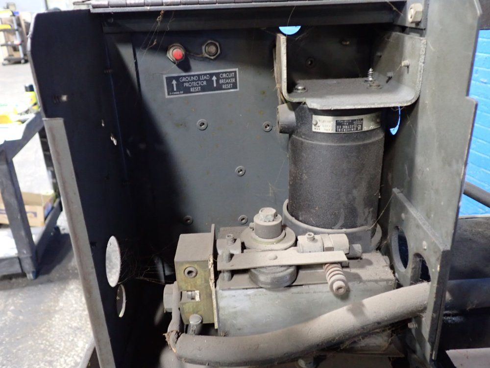 Lincoln Arc Welder - Idealarc R35-325