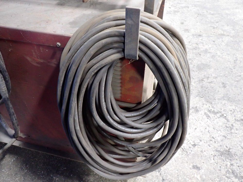 Lincoln Arc Welder - Idealarc R35-325