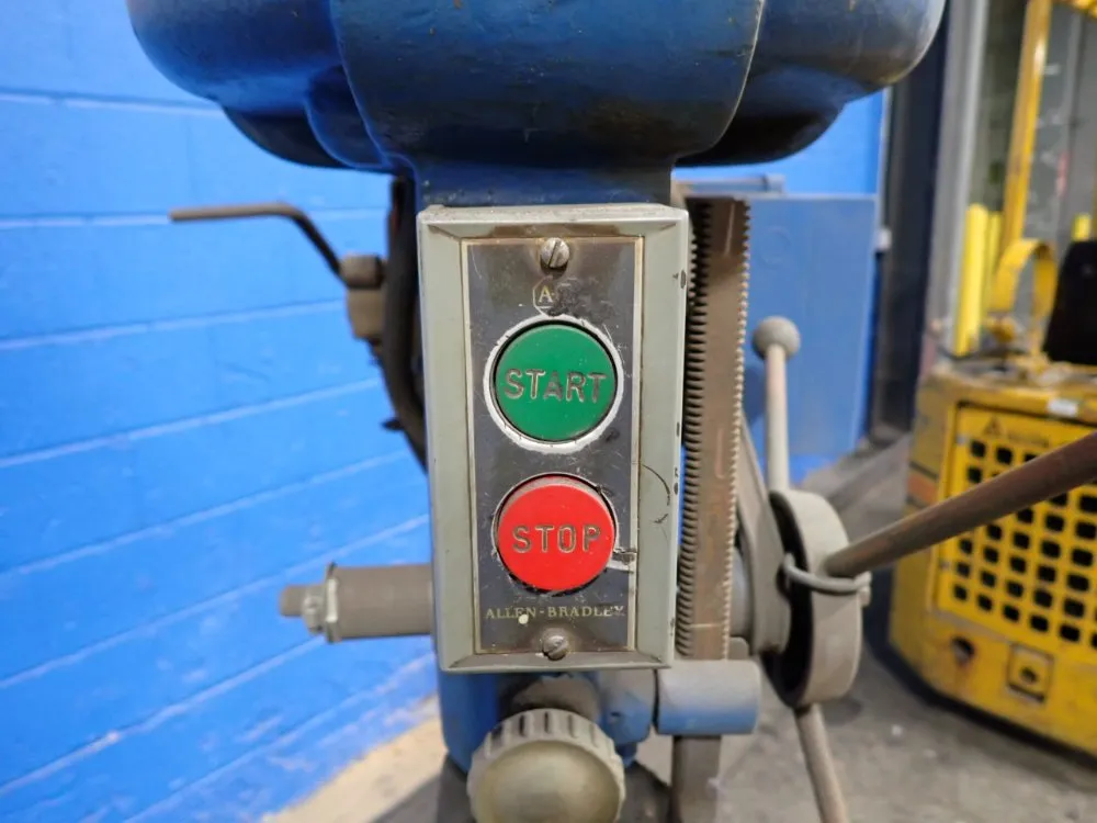 Walker-turner 18" X 15" Drill Press