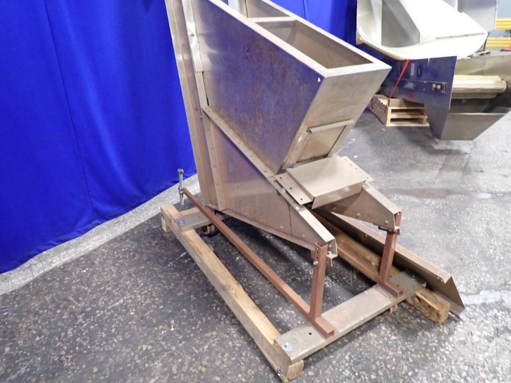 E-pack Machinery 100" X 10" Incline Conveyor Belt