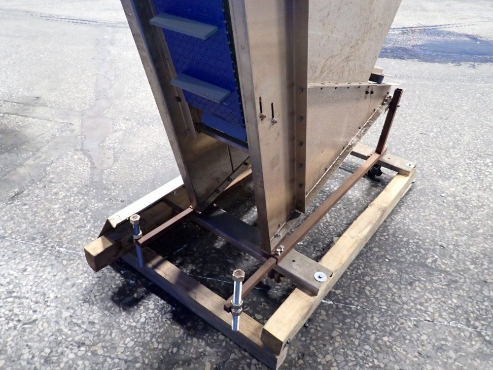 E-pack Machinery 100" X 10" Incline Conveyor Belt