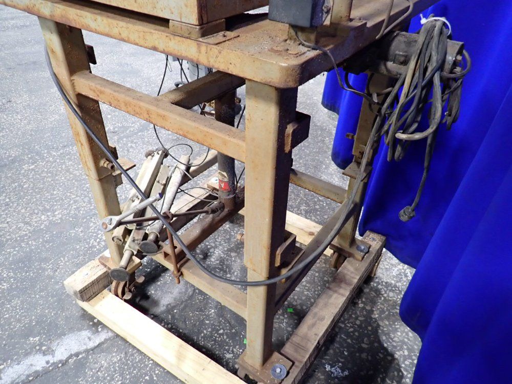 Feeding Concepts Inc. 24" X 12" Vibratory Feeder Bowl