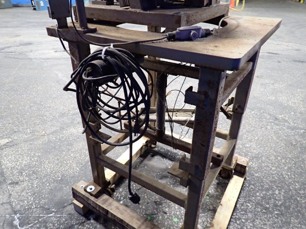 Feeding Concepts Inc. 24" X 12" Vibratory Feeder Bowl