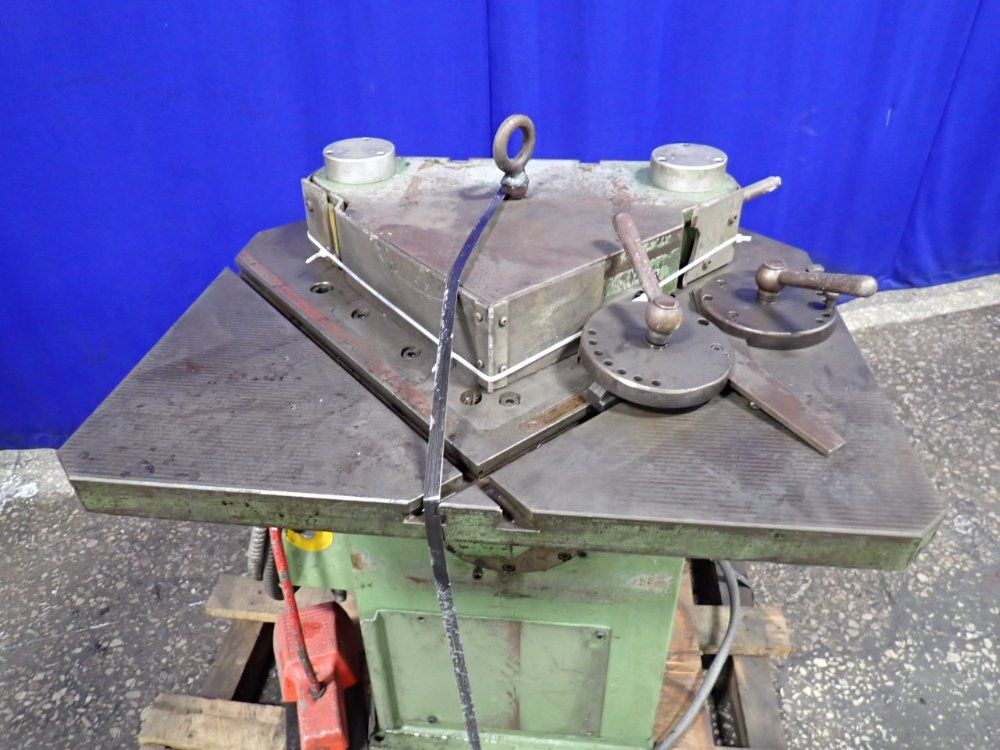 Boshert Hydraulic Notcher - Pn4