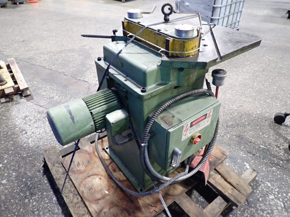 Boshert Hydraulic Notcher - Pn4