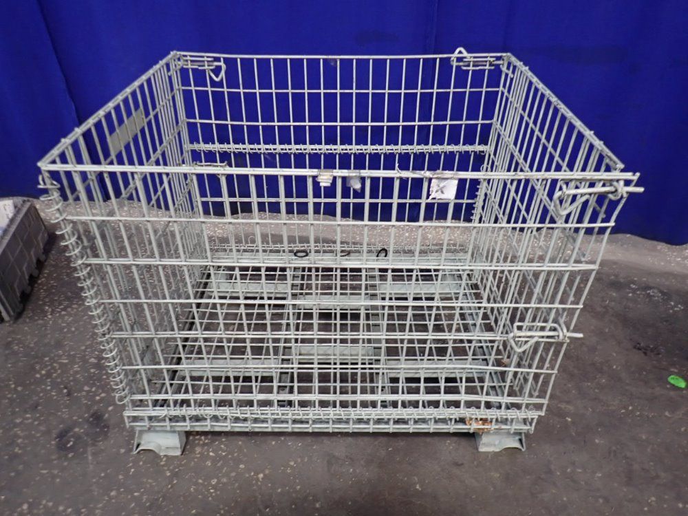 39" X 32" X 28" Wire Basket