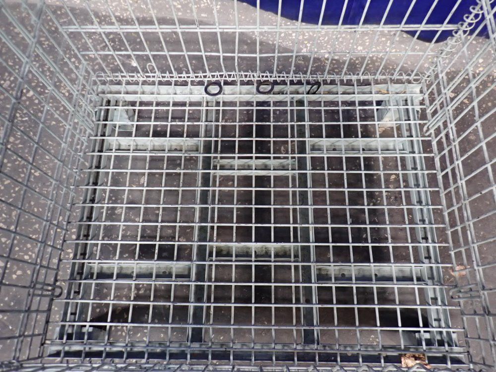 39" X 32" X 28" Wire Basket