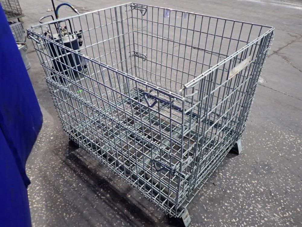 39" X 32" X 28" Wire Basket