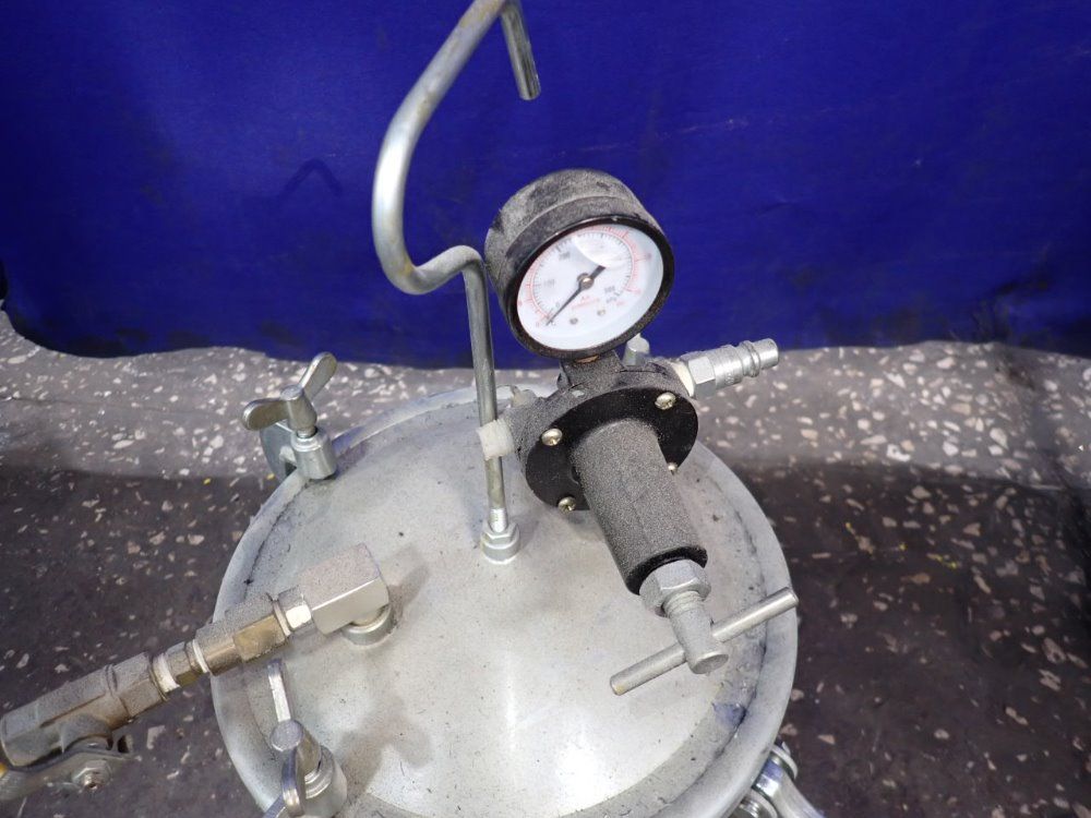 Shop Fox 2 1/4 Gal. Pressure Pot