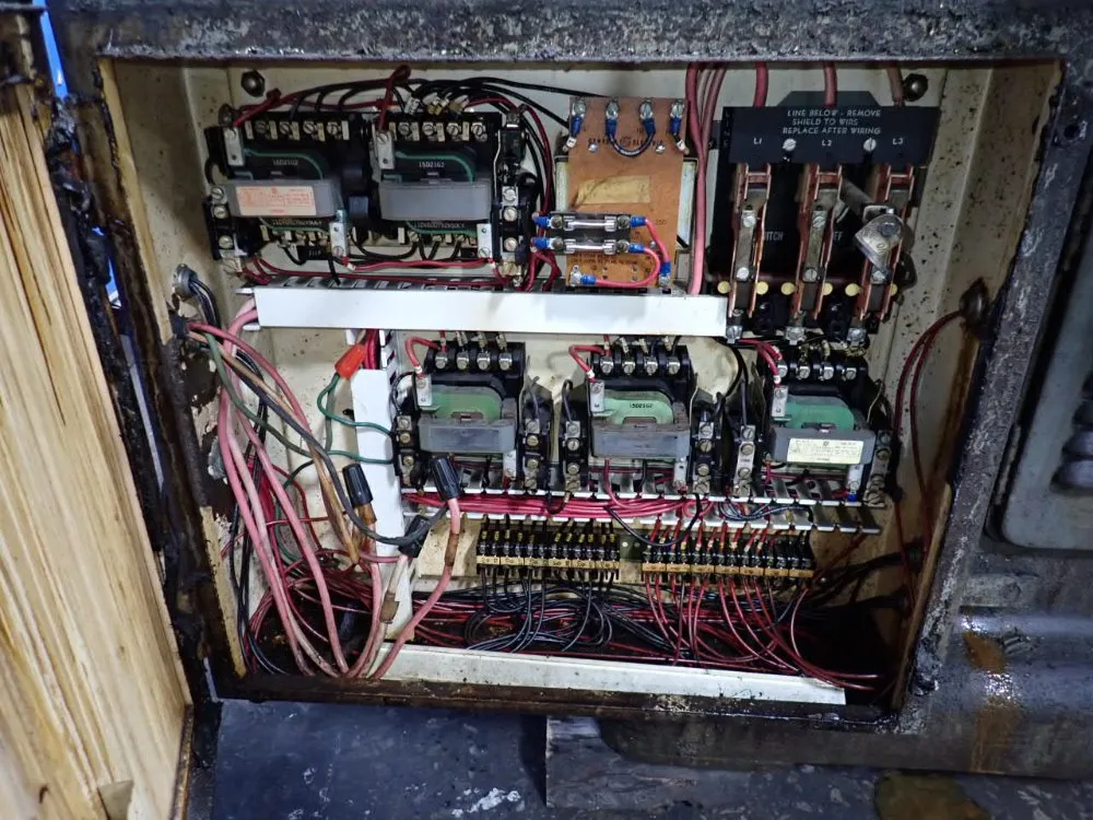 Covel Mfg 24 1/2" X 14 1/2" Surface Grinder - 60