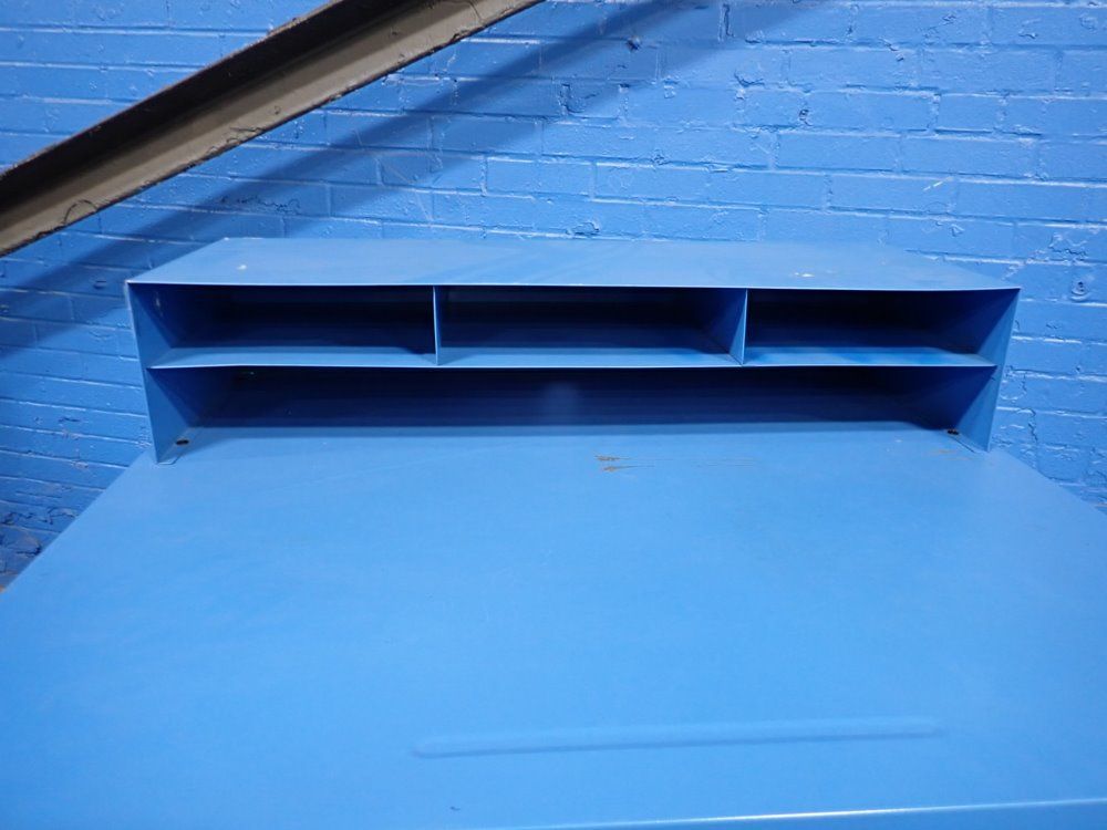 Global Industrial 34 1/2" X 29 1/2" Foremans Desk