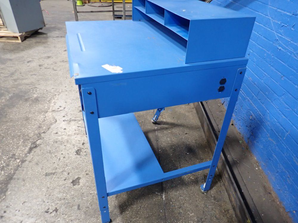 Global Industrial 34 1/2" X 29 1/2" Foremans Desk