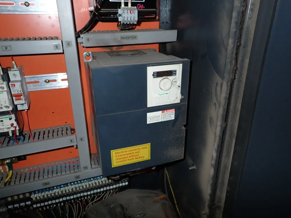 Cosen 22" X 17" Horizontal Band Saw - C-420nc