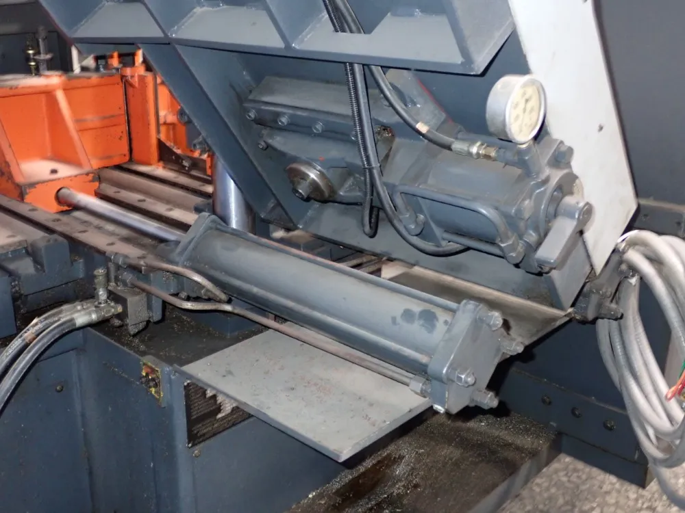 Cosen 22" X 17" Horizontal Band Saw - C-420nc