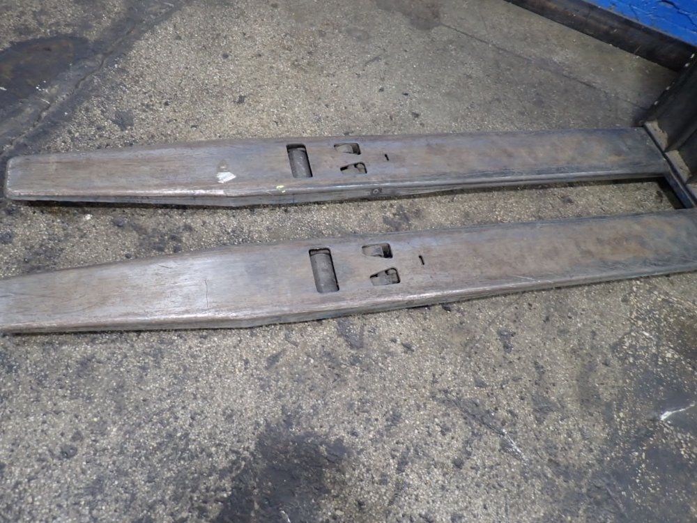 The Raymond Corporation 8,000 Lbs Riding Electric Pallet Jack - 8410