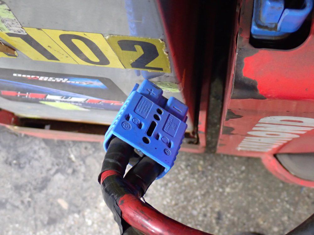 The Raymond Corporation 8,000 Lbs Riding Electric Pallet Jack - 8400