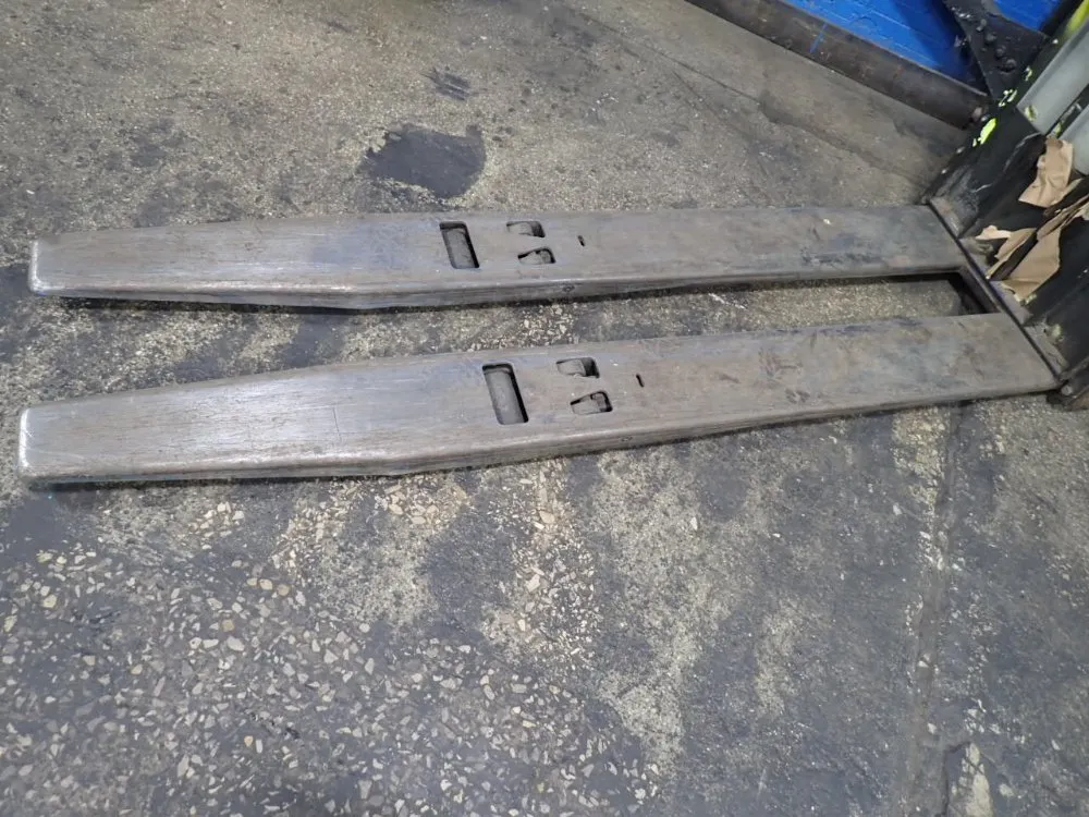 The Raymond Corporation 8,000 Lbs Riding Electric Pallet Jack - 8410