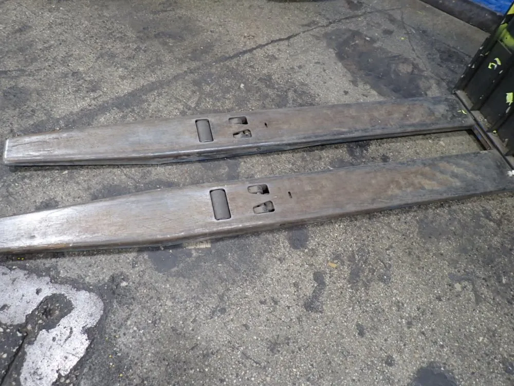 The Raymond Corporation 8,000 Lbs Riding Electric Pallet Jack - 8410