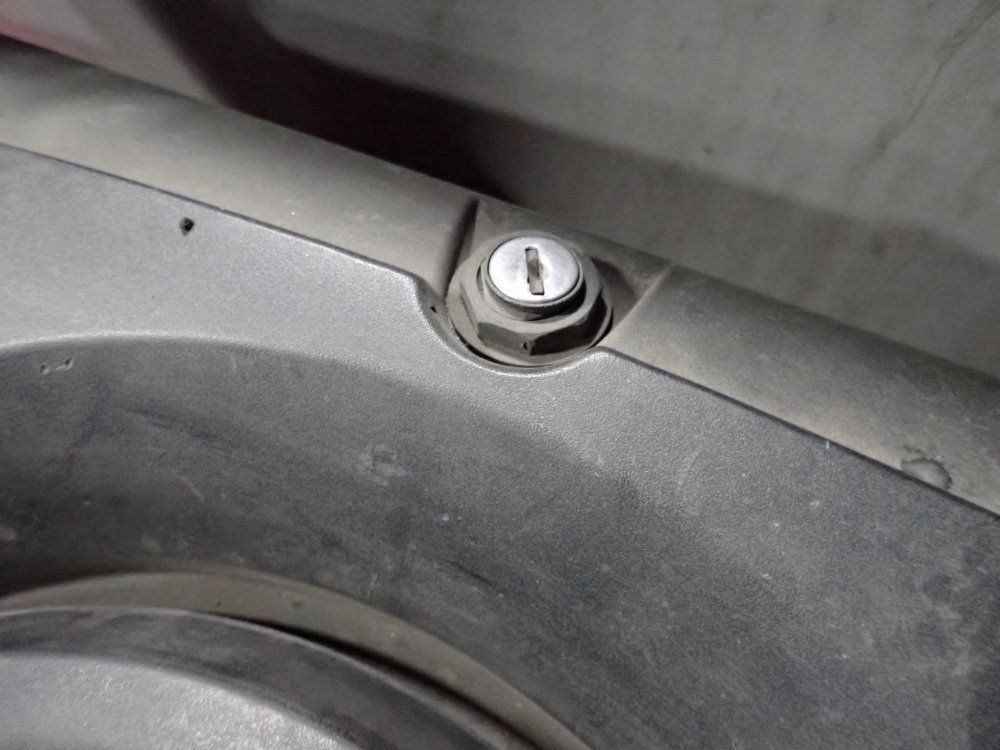 The Raymond Corporation 8000 Lbs Electric Pallet Jack - 8410