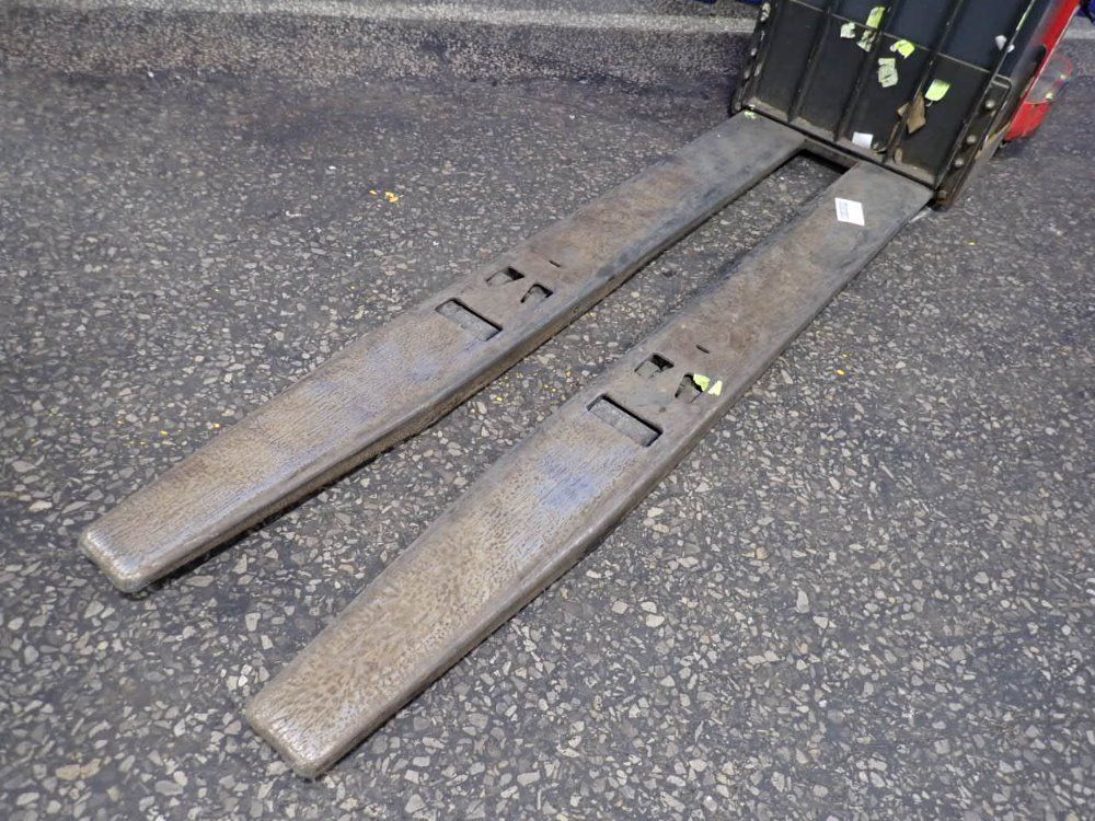 The Raymond Corporation 8000 Lbs Electric Pallet Jack - 8410