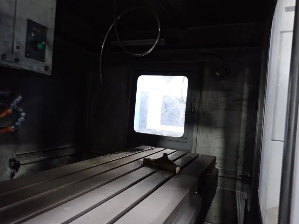 Hyundai Wia Corporation 25 1/2" X 63" Cnc Vmc - Vx650/40