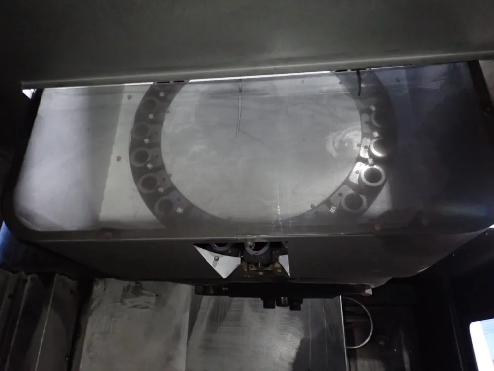 Hyundai Wia Corporation 25 1/2" X 63" Cnc Vmc - Vx650/40