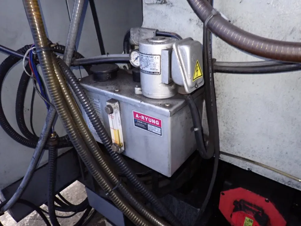 Hyundai Wia Corporation 25 1/2" X 63" Cnc Vmc - Vx650/40