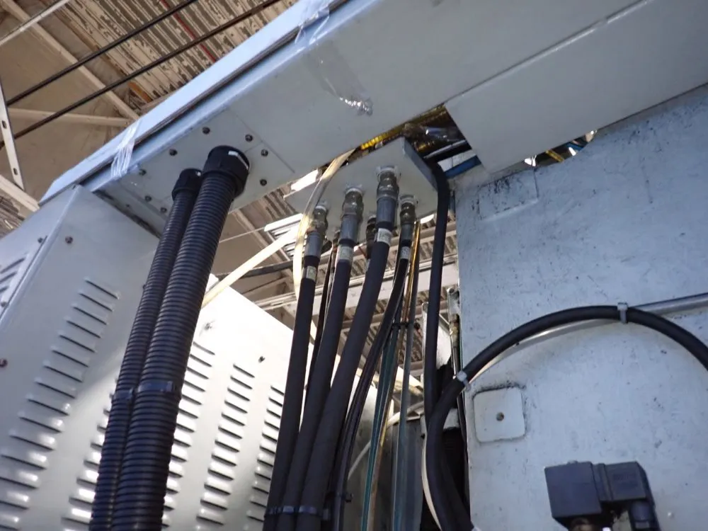 Hyundai Wia Corporation 25 1/2" X 63" Cnc Vmc - Vx650/40