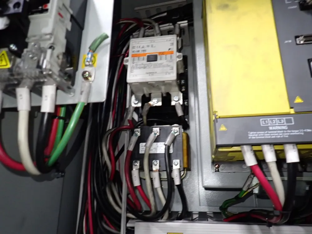 Hyundai Wia Corporation 25 1/2" X 63" Cnc Vmc - Vx650/40