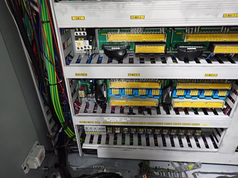 Hyundai Wia Corporation 25 1/2" X 63" Cnc Vmc - Vx650/40