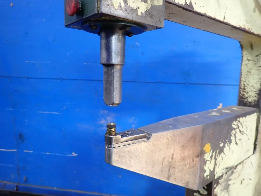 Norlok Technology Inc 18 1/2" Throat Button Punch - Fmdsl 181