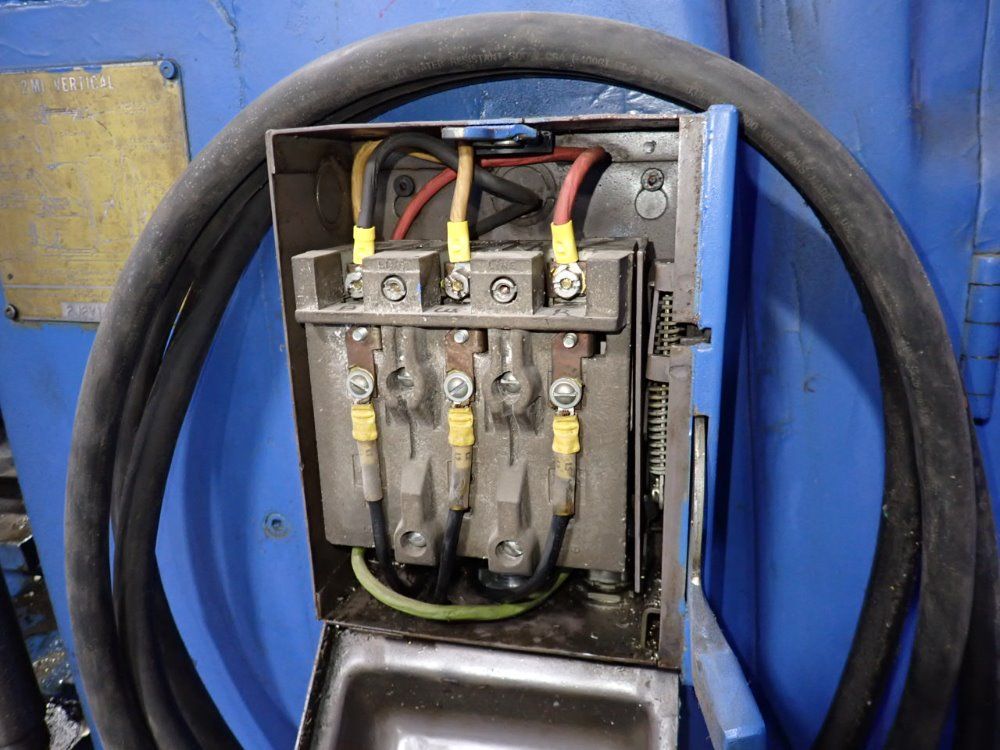 Cincinnati 10" X 53" Vertical Mill