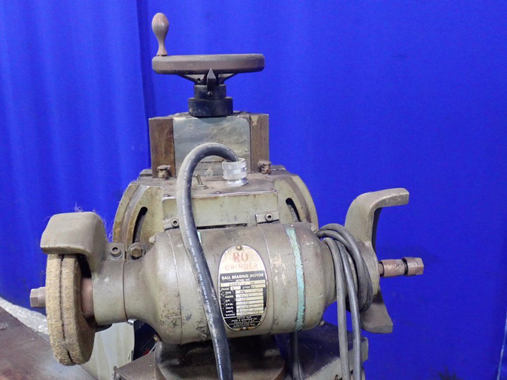 R-o Manufacturing Co 30"x 8" Tool & Cutter Grinder