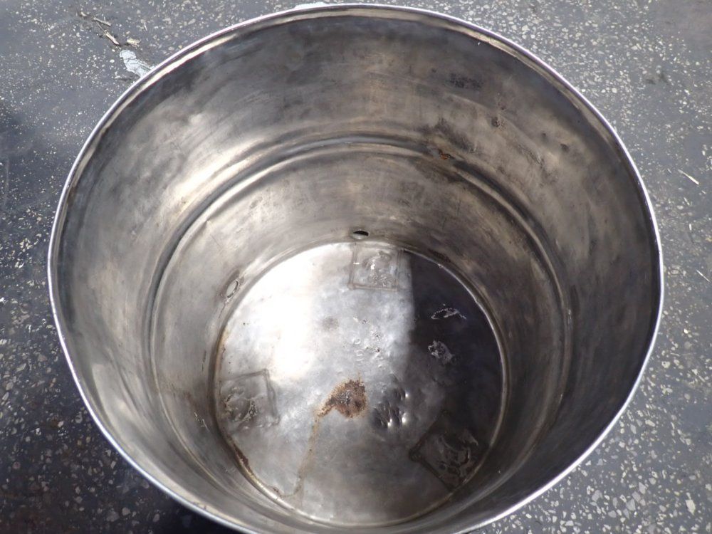 23" X 23" X 23" Tank