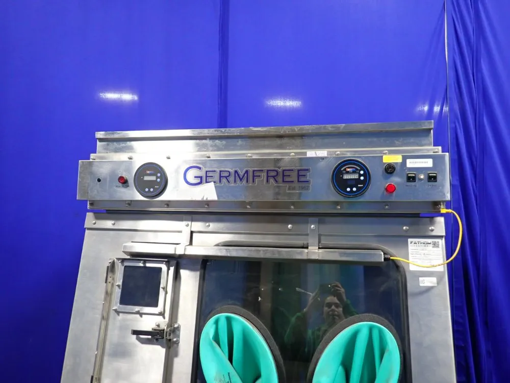 Germfree Laboratories 24" X 30" X 22" Chamber Containment Aseptic Isolator Laminar Flow Hood - Vf-4usp