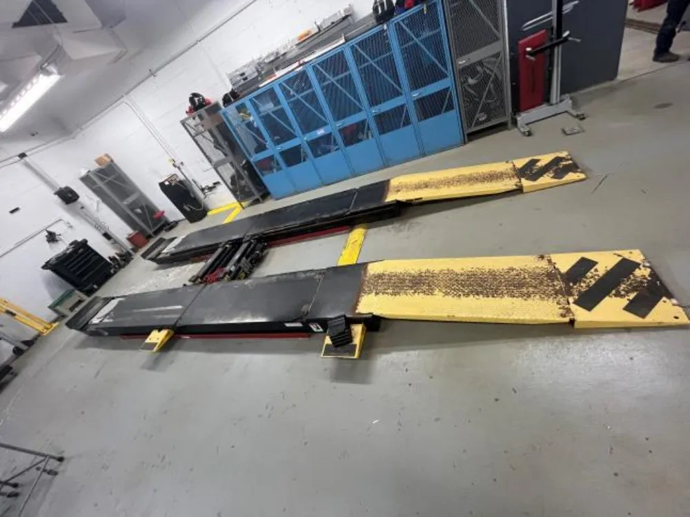 Snap-on Equipment Inc 10,000 Lbs Wheel Alignment System - Eewa550a