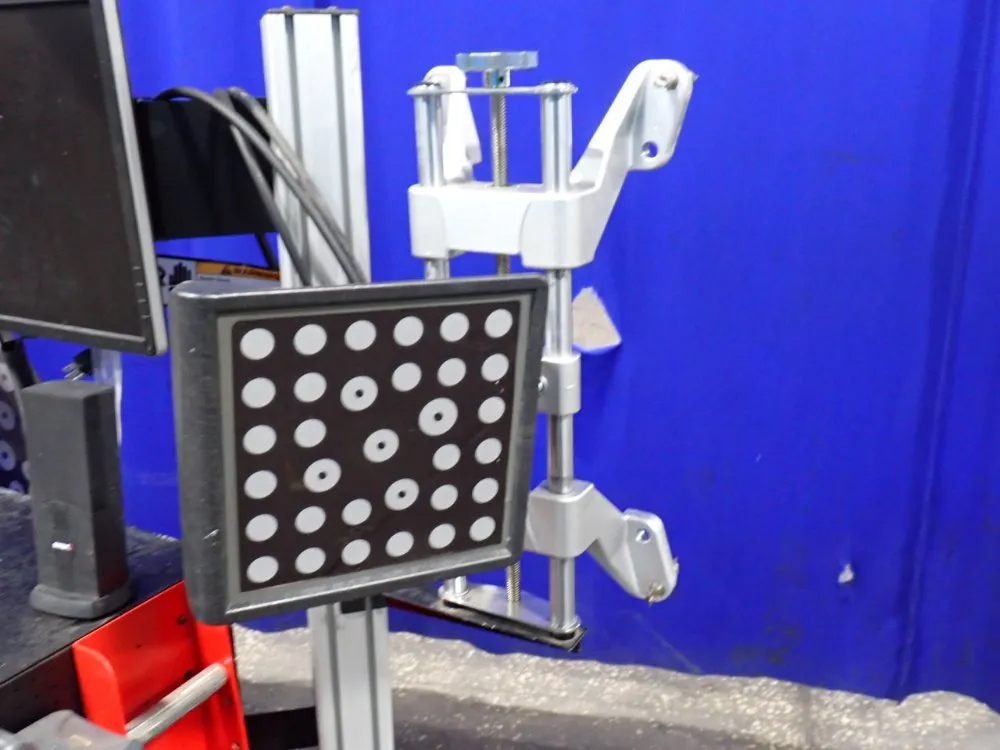 Snap-on Equipment Inc 10,000 Lbs Wheel Alignment System - Eewa550a