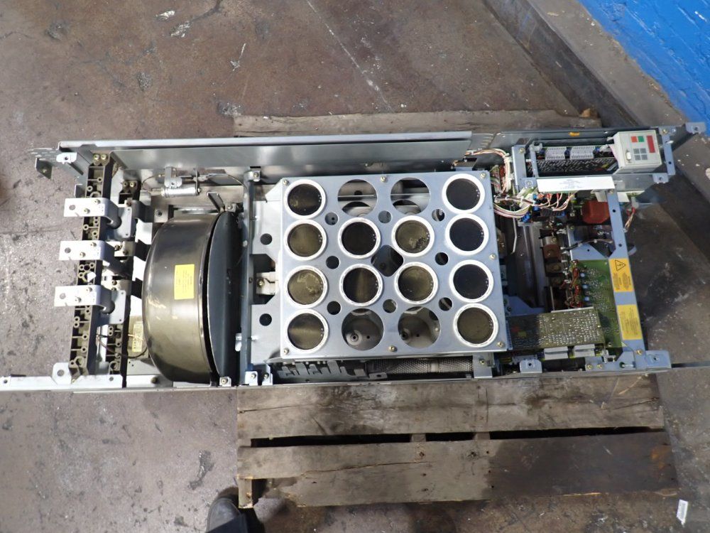 Siemens Ac Drive - 6se7032-1eg20-z