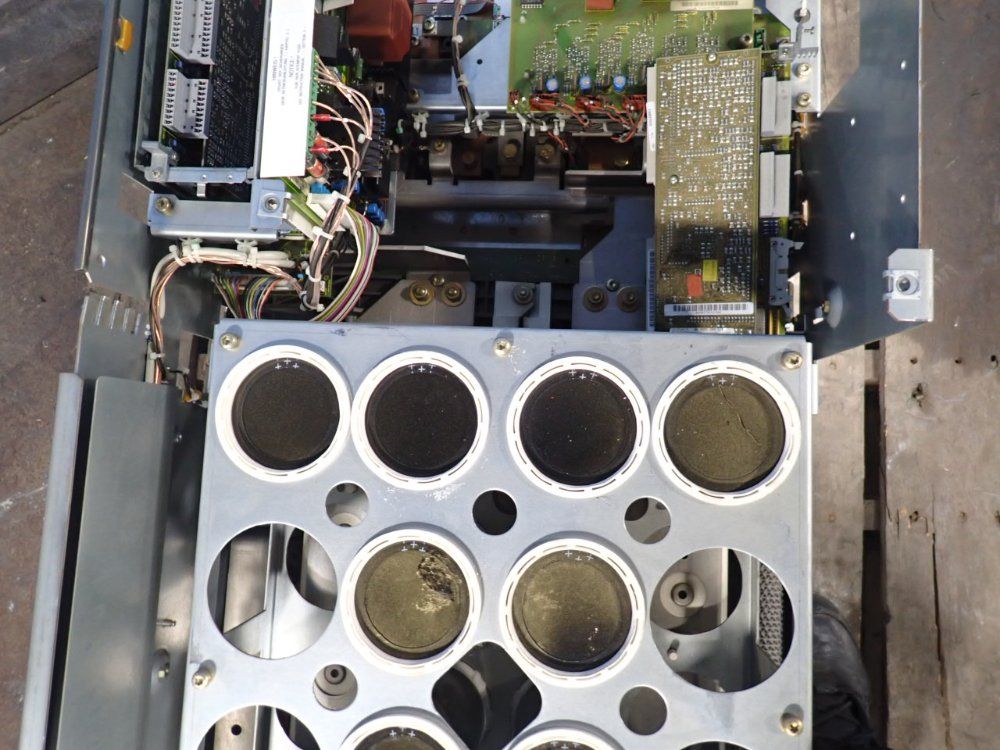 Siemens Ac Drive - 6se7032-1eg20-z