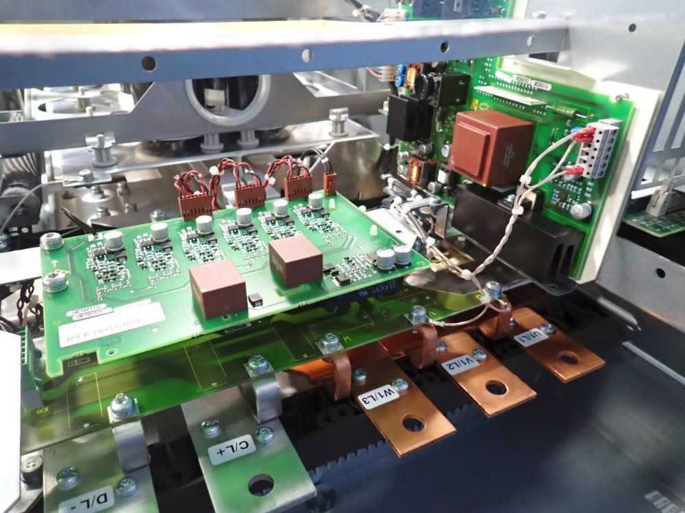 Siemens Ac Drive - 6se7032-1eg60-z