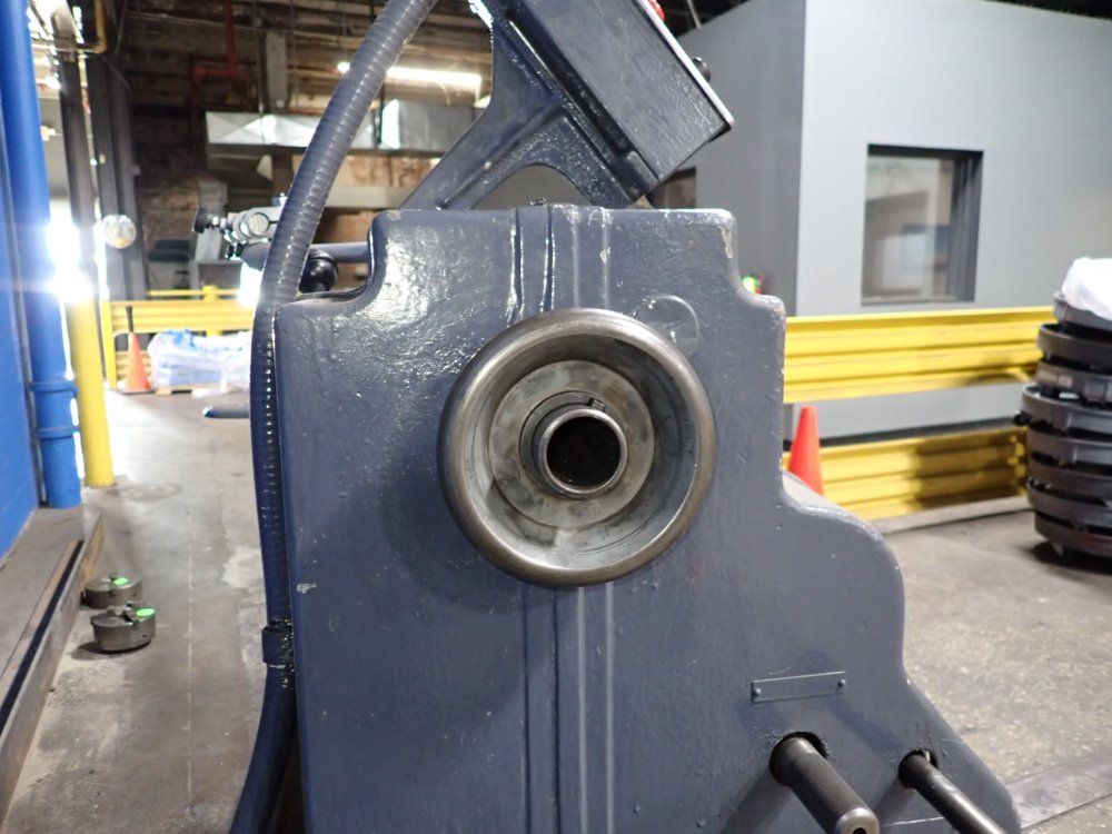 Clausing 13" X 34" Lathe - 6329